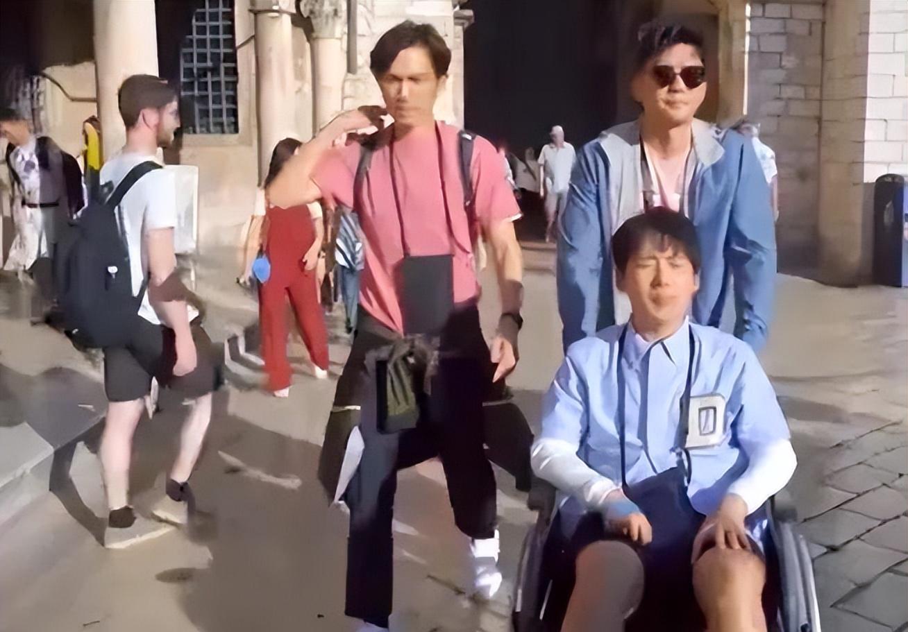 明星病痛_女明星生理缺陷_冯小刚白斑