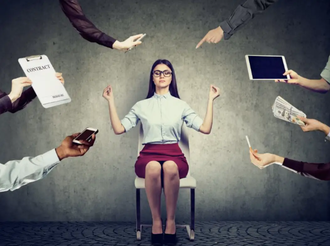 如何进攻娱乐圈_单依纯歌词梗_如何呢又能怎